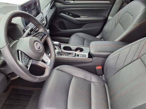 Used 2024 Nissan Altima 2.0 SR FWD image 16