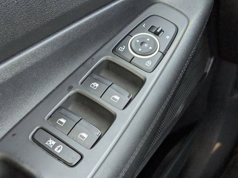 Used 2019 Hyundai Santa Fe SE image 28