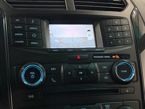 Used 2016 Ford Explorer XLT FWD image 18