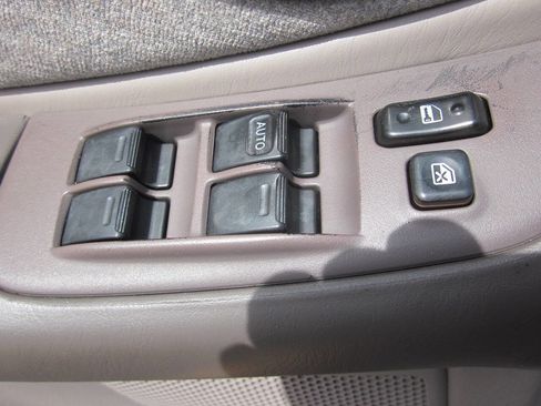 Used 1998 Toyota Avalon XL image 22