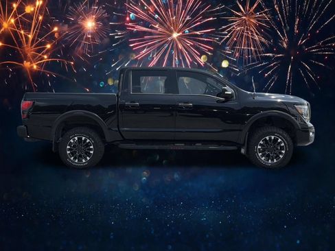 Used 2021 Nissan Titan PRO-4X w/ Pro-4x Convenience Package AWD/4WD image 6