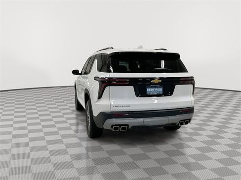 Certified 2025 Chevrolet Traverse LT image 8