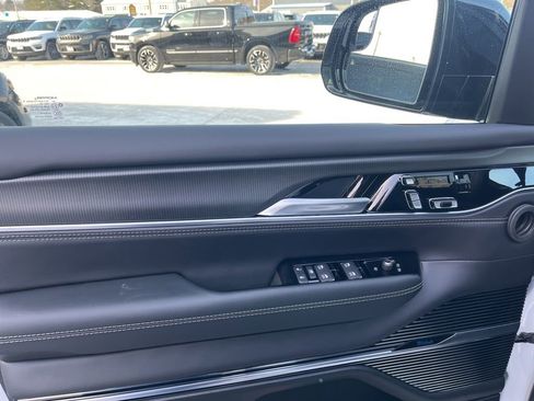 New 2026 Jeep Grand Wagoneer L Summit image 16