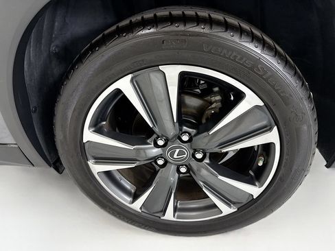 Used 2019 Lexus UX 200 FWD image 29