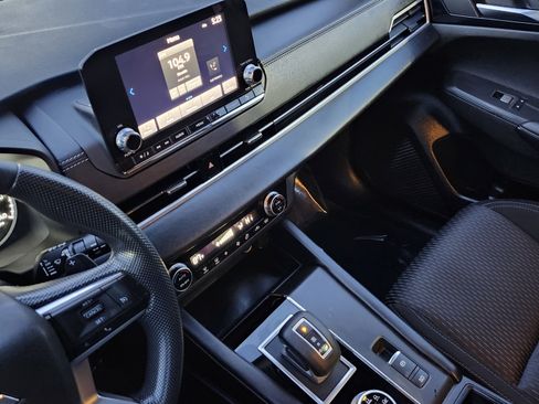 Used 2022 Mitsubishi Outlander ES image 26