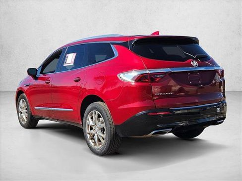 Used 2022 Buick Enclave Premium image 8
