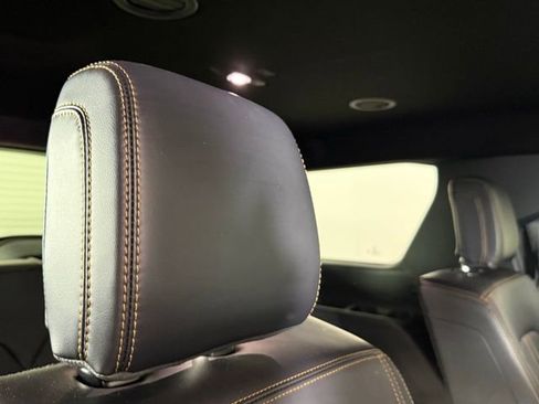 Used 2024 Ford Expedition Platinum image 29