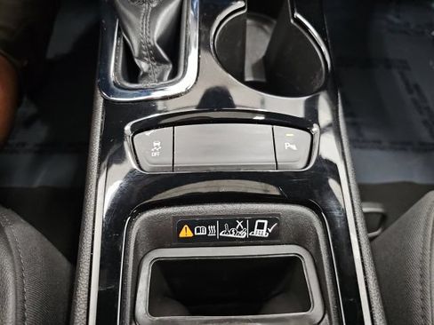 Used 2017 Chevrolet Cruze Premier FWD image 22