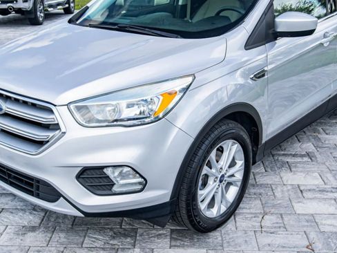 Used 2017 Ford Escape SE FWD image 11