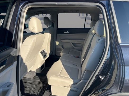 Used 2022 Volkswagen Atlas SE w/ Panoramic Sunroof Package image 12