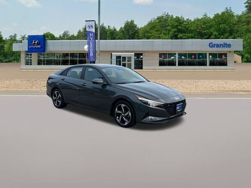 Used 2023 Hyundai Elantra SEL w/ Convenience Package FWD image 5