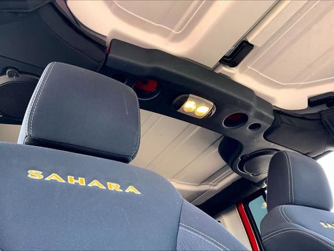 Used 2013 Jeep Wrangler Unlimited Sahara w/ Connectivity Group AWD/4WD image 13