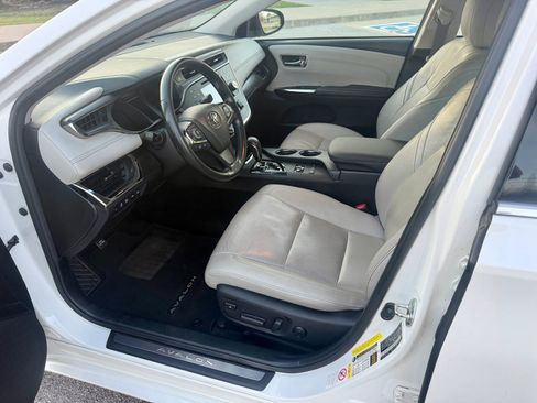Used 2018 Toyota Avalon Limited FWD image 26