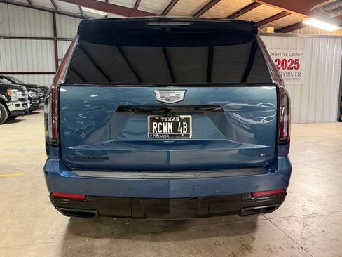 Used 2026 Cadillac Escalade Platinum Sport w/ LPO, ONYX Package AWD/4WD image 7