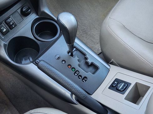 Used 2008 Toyota RAV4 Limited image 28