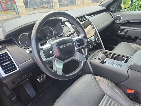 Used 2023 Land Rover Discovery Metropolitan Edition AWD/4WD image 10