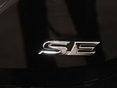 Used 2022 Toyota Camry SE image 27