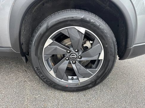 Used 2024 Nissan Rogue SV FWD image 45