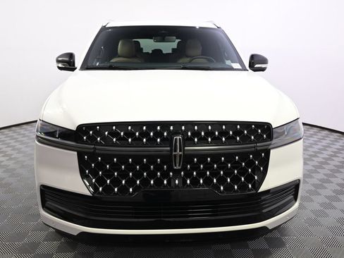 New 2026 Lincoln Navigator Black Label AWD/4WD image 10