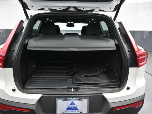 Used 2024 Volvo XC40 B5 Plus AWD/4WD image 30