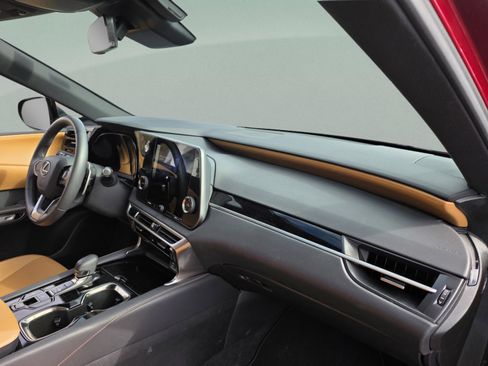 Certified 2025 Lexus RX 350 FWD w/ Technology Package image 31