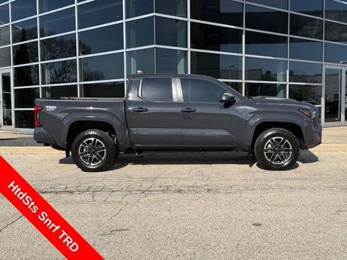 Used 2024 Toyota Tacoma TRD Sport w/ TRD Sport Premium Package AWD/4WD image 2