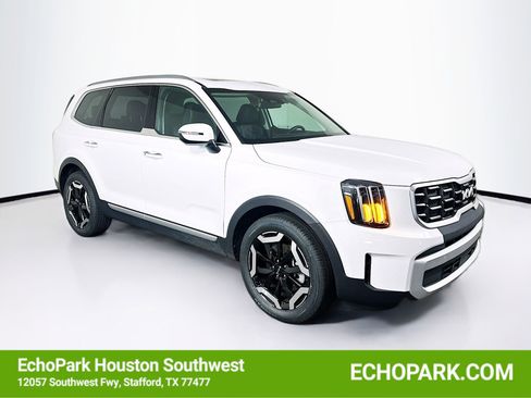 Used 2025 Kia Telluride S FWD image 1