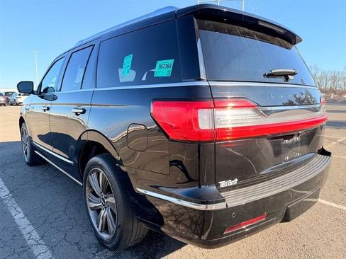 Used 2018 Lincoln Navigator Reserve w/ Technology Package AWD/4WD image 3