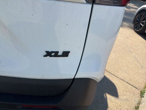 Used 2025 Toyota RAV4 XLE w/ Convenience Package FWD image 5