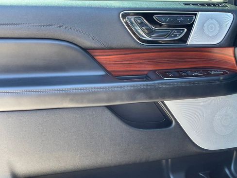 Used 2020 Lincoln Navigator Reserve image 14