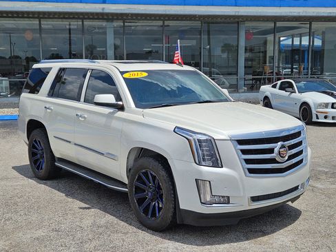 Used 2015 Cadillac Escalade Luxury AWD/4WD image 23
