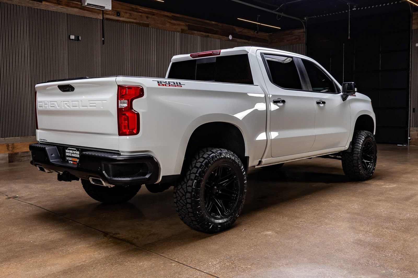 Used 2026 Chevrolet Silverado 1500 LT Trail Boss w/ LT Trail Boss Premium Package AWD/4WD image 10