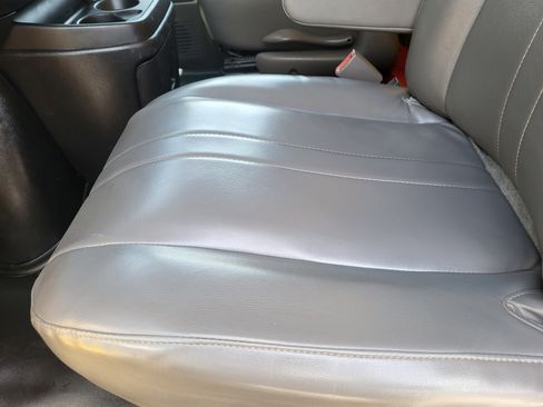 Used 2017 GMC Savana 3500 RWD image 19