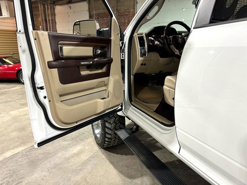 Used 2016 RAM 2500 Laramie w/ Convenience Group image 36