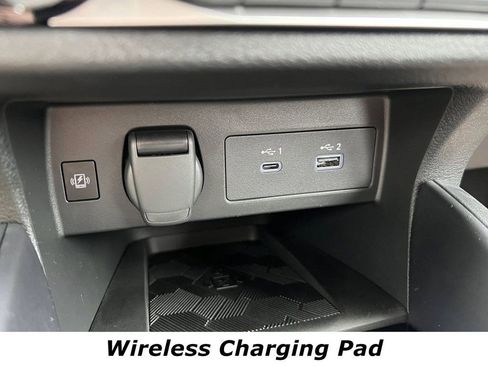 Used 2025 Nissan Versa SR w/ Trunk Package FWD image 9