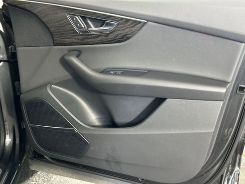 Used 2021 Audi Q8 Prestige image 35