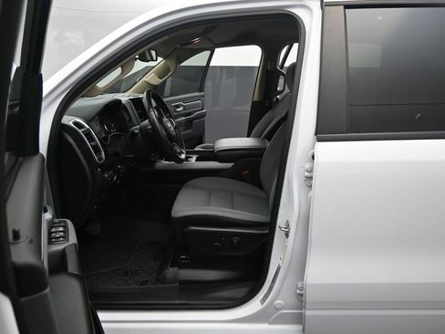 Used 2019 RAM 1500 Big Horn AWD/4WD image 10