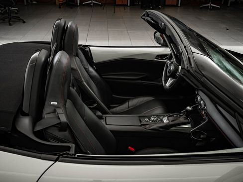 Used 2017 MAZDA MX-5 Miata Grand Touring image 25