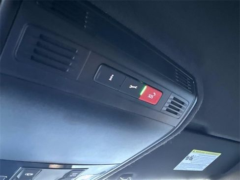 Certified 2022 Volkswagen Tiguan SE R-Line image 24