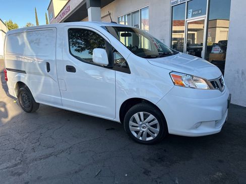 Used 2020 Nissan NV200 SV w/ Back Door Glass Package image 2