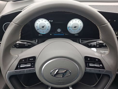 Certified 2023 Hyundai Elantra SEL w/ Convenience Package image 19