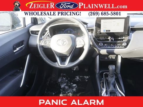 Used 2023 Toyota Corolla Cross XLE w/ Convenience Package image 9