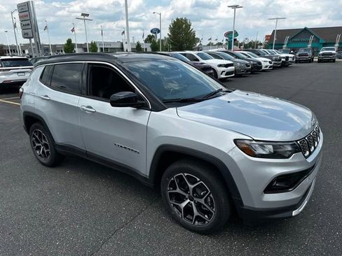 New 2025 Jeep Compass Limited image 2