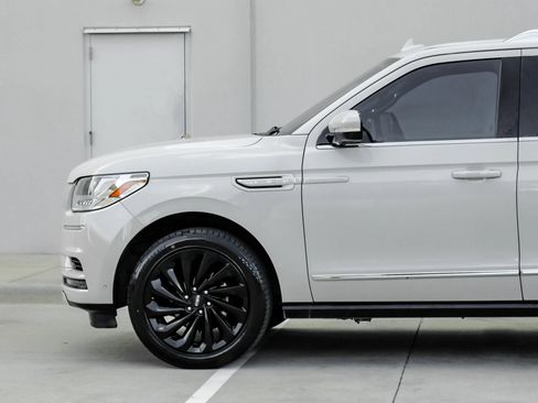 Used 2021 Lincoln Navigator Reserve AWD/4WD image 18
