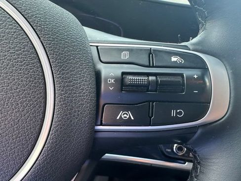 Used 2025 Kia Sportage EX FWD image 17