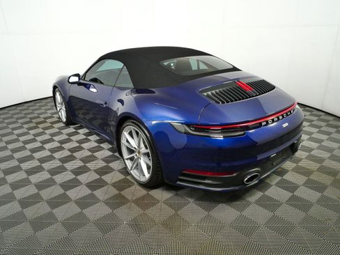 Used 2023 Porsche 911 Carrera RWD image 3
