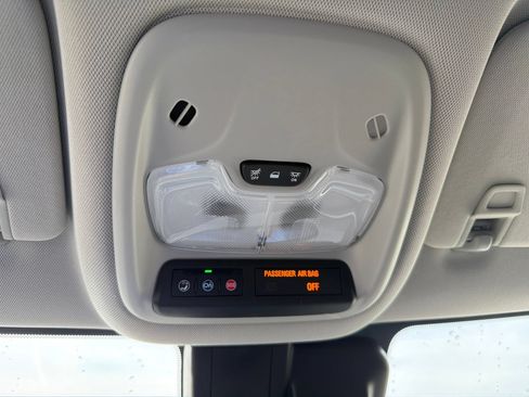 Used 2024 Chevrolet TrailBlazer LT w/ LT Cold Weather Package FWD image 20