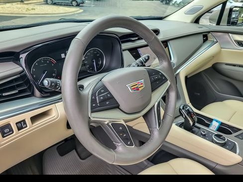 Certified 2023 Cadillac XT5 Premium Luxury AWD/4WD image 15