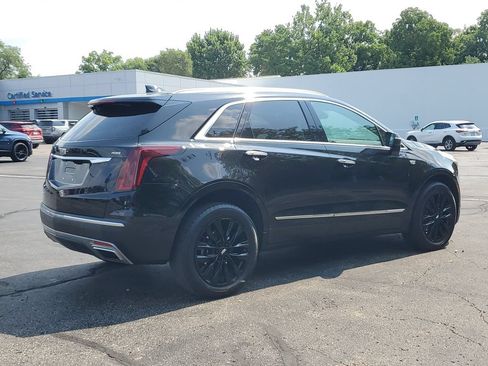Used 2024 Cadillac XT5 Premium Luxury w/ Technology Package AWD/4WD image 4