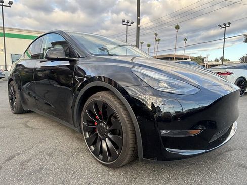 Used 2022 Tesla Model Y Performance AWD/4WD image 10